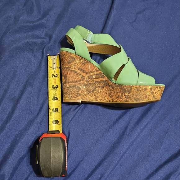 Joan & David teal wedges - Picture 8 of 8